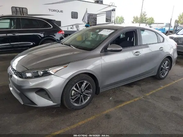 3KPF24AD0PE632978 2023 KIA FORTE - Image 2