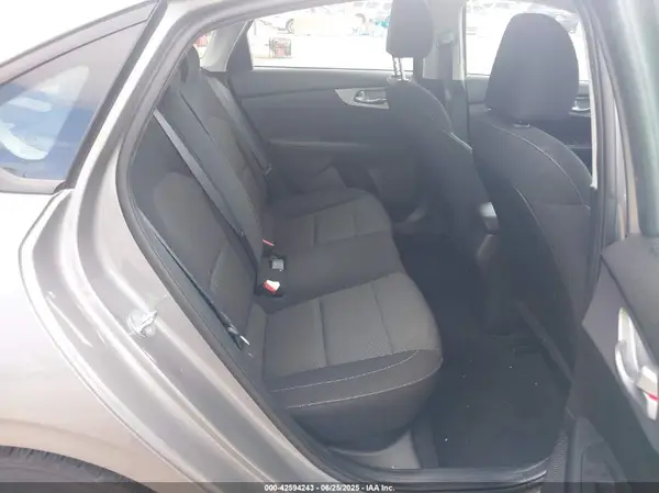3KPF24AD0PE633175 2023 KIA FORTE - Image 8