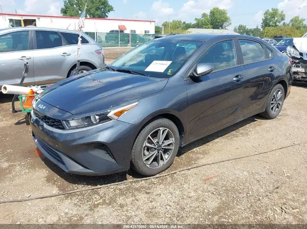 3KPF24AD0PE635735 2023 KIA FORTE - Image 2