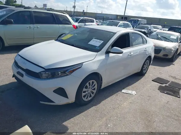 3KPF24AD0PE645391 2023 KIA FORTE - Image 2