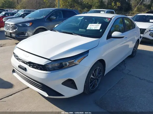 3KPF24AD0PE646654 2023 KIA FORTE - Image 2