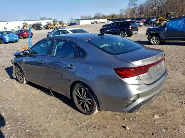 3KPF24AD0PE646945 2023 KIA FORTE - Image 2