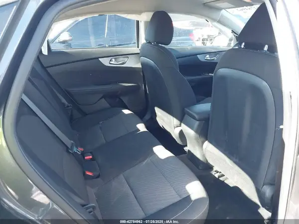 3KPF24AD0PE673899 2023 KIA FORTE - Image 8