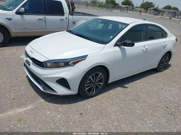 3KPF24AD0PE675037 2023 KIA FORTE - Image 2