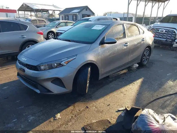 3KPF24AD0PE675944 2023 KIA FORTE - Image 2