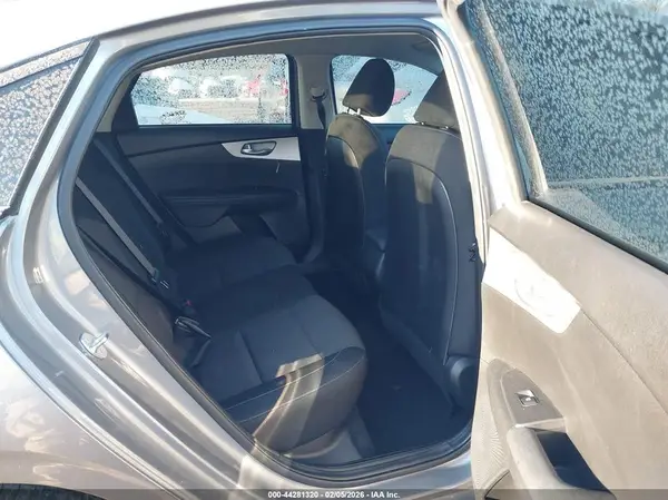 3KPF24AD0PE675944 2023 KIA FORTE - Image 8
