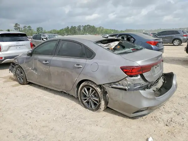 3KPF24AD0PE692646 2023 KIA FORTE - Image 2