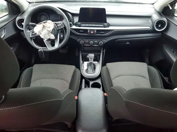 3KPF24AD0PE694008 2023 KIA FORTE - Image 8