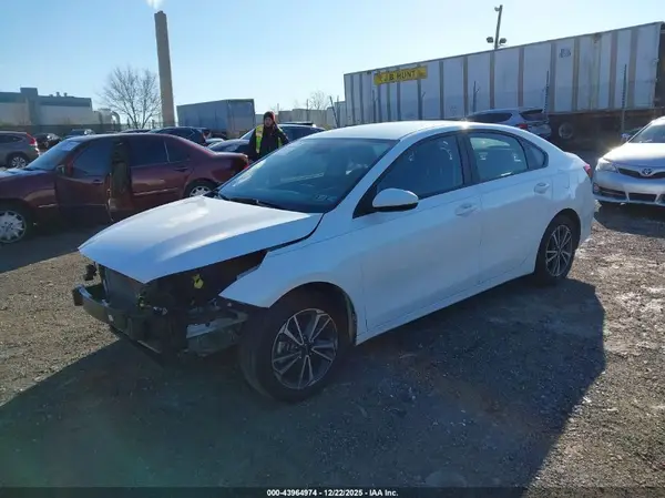 3KPF24AD0PE694624 2023 KIA FORTE - Image 2