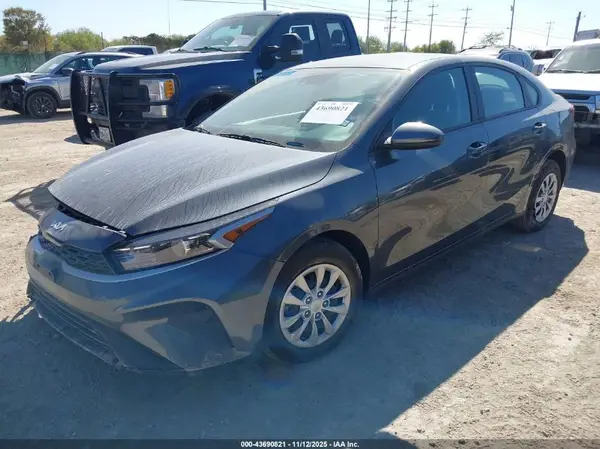 3KPF24AD0RE687675 2024 KIA FORTE - Image 2