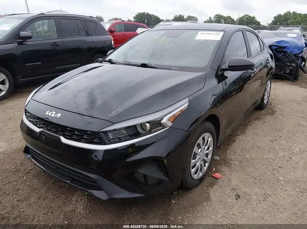 3KPF24AD0RE695338 2024 KIA FORTE - Image 2
