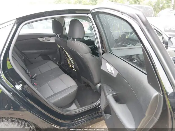 3KPF24AD0RE695338 2024 KIA FORTE - Image 8