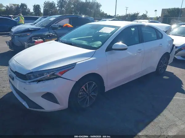 3KPF24AD0RE695369 2024 KIA FORTE - Image 2