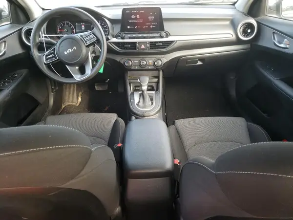 3KPF24AD0RE695677 2024 KIA FORTE - Image 8