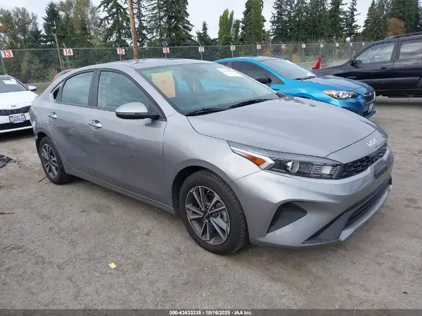 3KPF24AD0RE702417 2024 KIA FORTE - Image 1