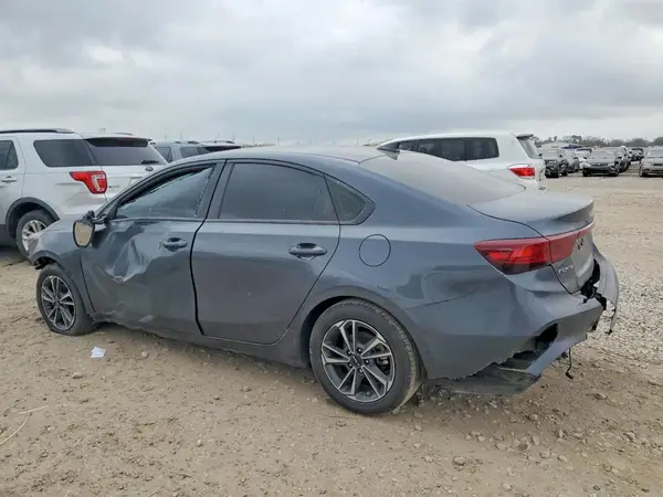 3KPF24AD0RE702997 2024 KIA FORTE - Image 2