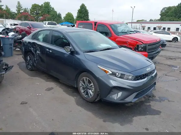 3KPF24AD0RE704927 2024 KIA FORTE - Image 1
