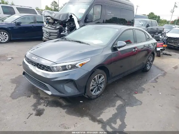 3KPF24AD0RE704927 2024 KIA FORTE - Image 2
