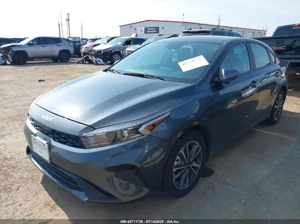 3KPF24AD0RE705379 2024 KIA FORTE - Image 2