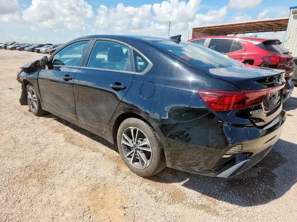 3KPF24AD0RE707990 2024 KIA FORTE - Image 2