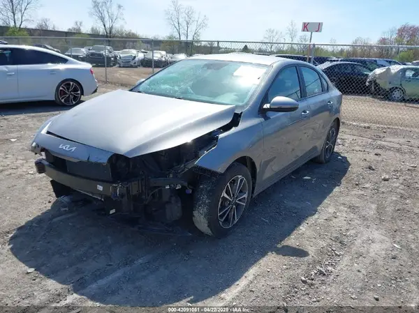 3KPF24AD0RE713420 2024 KIA FORTE - Image 2