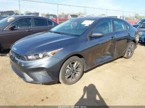 3KPF24AD0RE714454 2024 KIA FORTE - Image 2