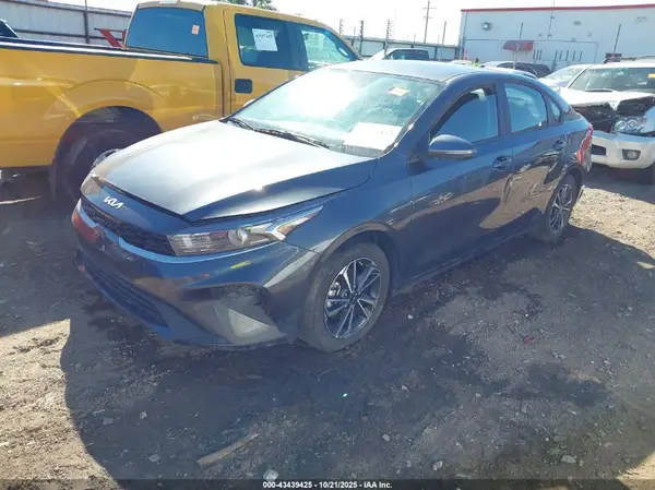 3KPF24AD0RE715832 2024 KIA FORTE - Image 2