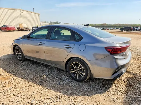 3KPF24AD0RE722814 2024 KIA FORTE - Image 2