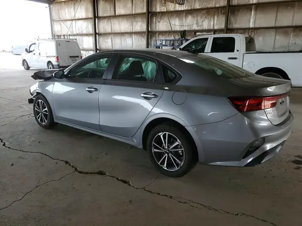 3KPF24AD0RE722991 2024 KIA FORTE - Image 2