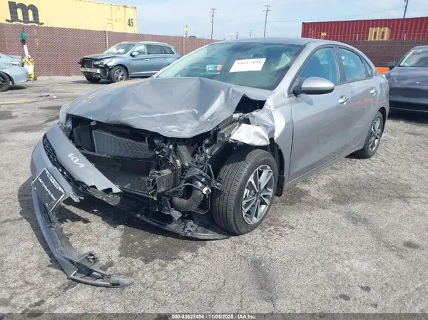 3KPF24AD0RE725647 2024 KIA FORTE - Image 2