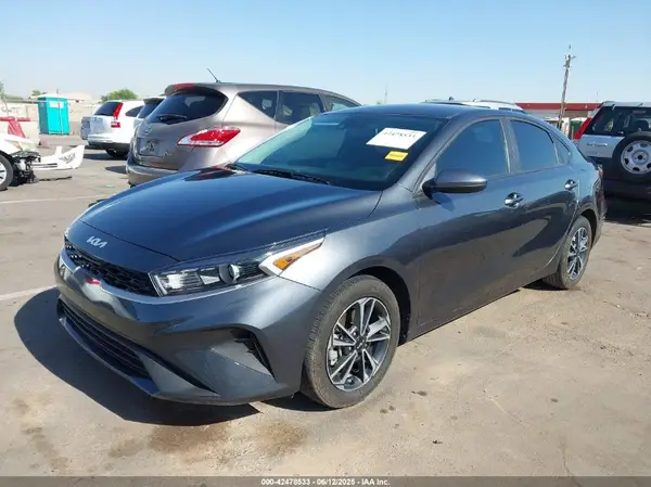 3KPF24AD0RE727043 2024 KIA FORTE - Image 2