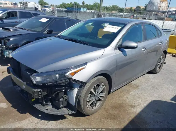 3KPF24AD0RE727074 2024 KIA FORTE - Image 2