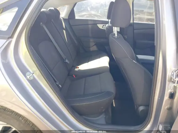 3KPF24AD0RE727074 2024 KIA FORTE - Image 8