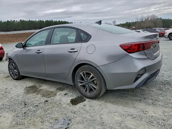 3KPF24AD0RE727205 2024 KIA FORTE - Image 2
