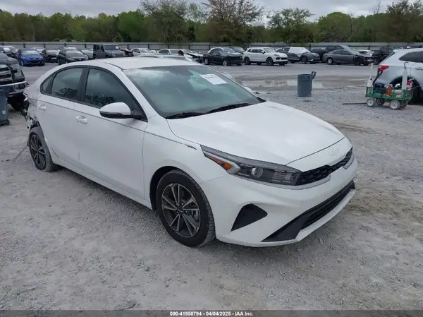 3KPF24AD0RE728175 2024 KIA FORTE - Image 1