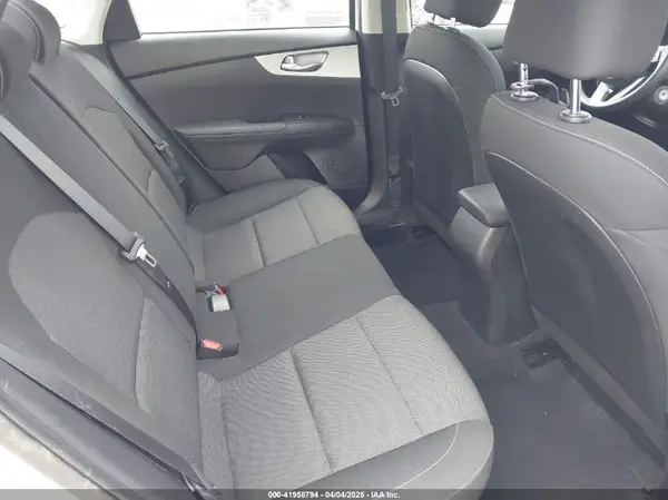 3KPF24AD0RE728175 2024 KIA FORTE - Image 8