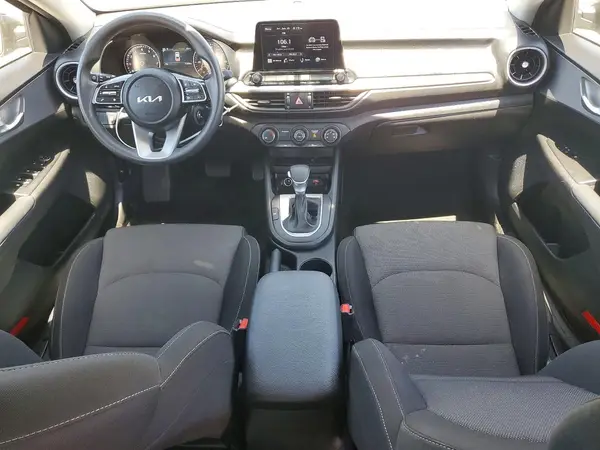 3KPF24AD0RE732484 2024 KIA FORTE - Image 8