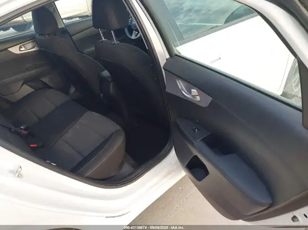 3KPF24AD0RE732906 2024 KIA FORTE - Image 8