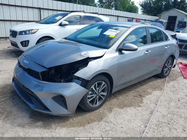 3KPF24AD0RE738415 2024 KIA FORTE - Image 2