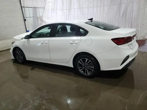 3KPF24AD0RE738639 2024 KIA FORTE - Image 2