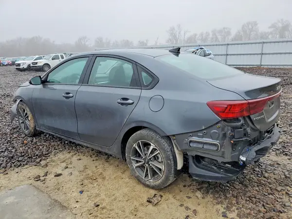 3KPF24AD0RE738768 2024 KIA FORTE - Image 2