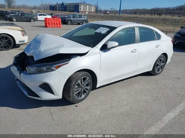 3KPF24AD0RE743646 2024 KIA FORTE - Image 2