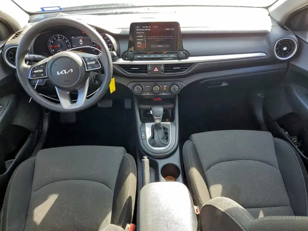 3KPF24AD0RE746935 2024 KIA FORTE - Image 8