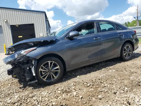 3KPF24AD0RE753898 2024 KIA FORTE - Image 1