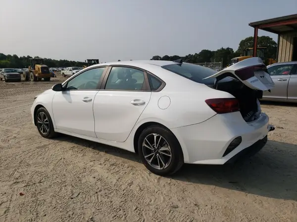 3KPF24AD0RE754193 2024 KIA FORTE - Image 2