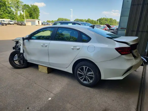 3KPF24AD0RE756462 2024 KIA FORTE - Image 2