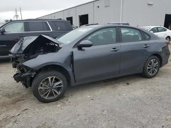 3KPF24AD0RE756946 2024 KIA FORTE - Image 1