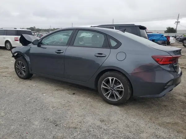 3KPF24AD0RE756946 2024 KIA FORTE - Image 2