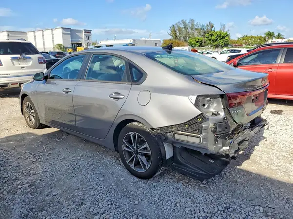 3KPF24AD0RE757644 2024 KIA FORTE - Image 2
