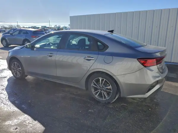 3KPF24AD0RE761077 2024 KIA FORTE - Image 2